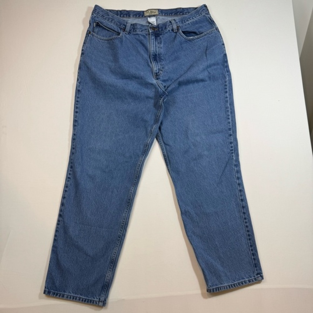 L.L. Bean Jeans Mens 38X 32 Blue Denim Relaxed Fit Straight Medium Wash Cotton